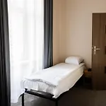 Fivehostel