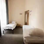 Fivehostel