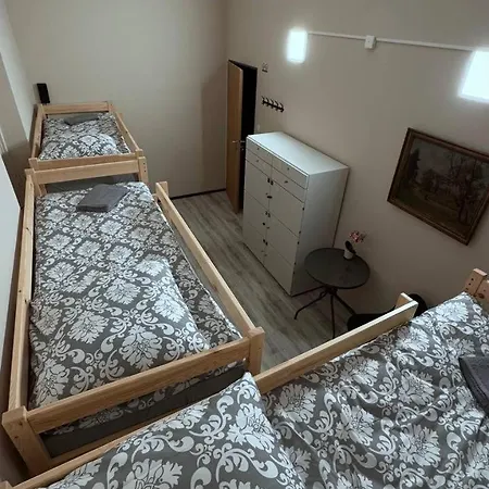 Albergue Fivehostel *