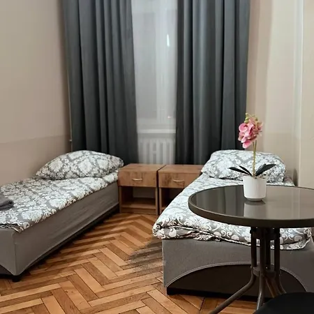 Fivehostel Albergue *