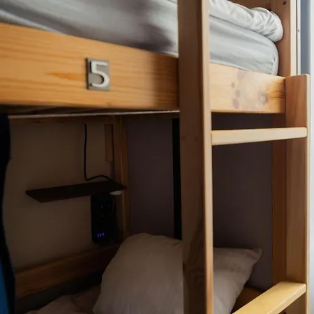 Fivehostel Albergue *