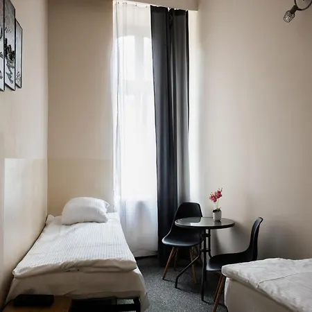 Fivehostel Albergue *