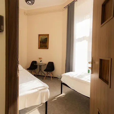 Fivehostel Albergue *