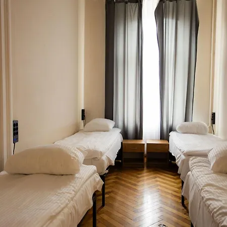 Fivehostel Albergue *